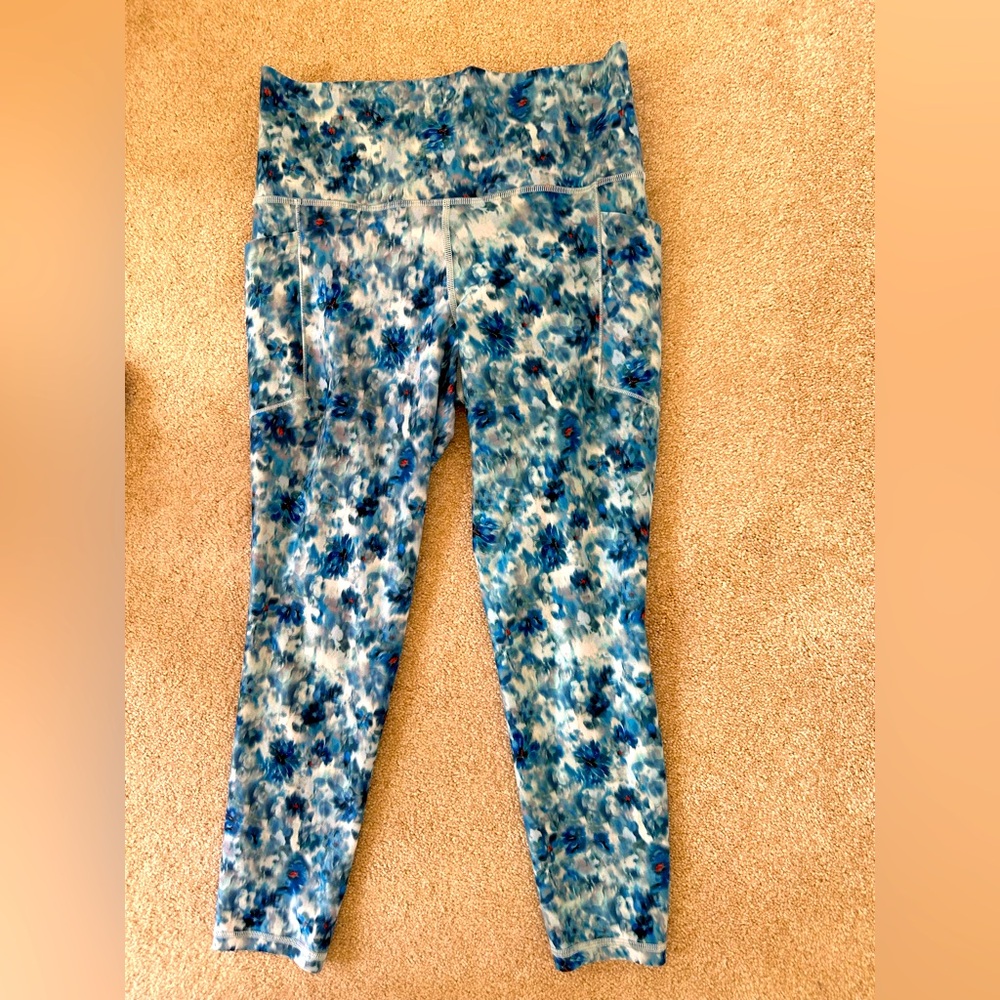 Athleta Salutation Stash Pocket II 7/8 Printed Tights EUC Sz M